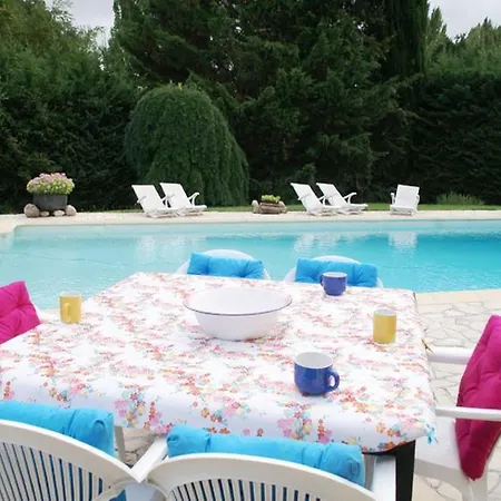 Cosy House With Private Pool Near Valence Nyaraló